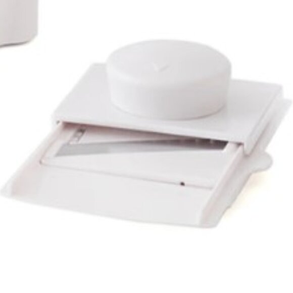 Curtis Stone Chop Chop All-in-One Prep Tool Color White Brand New - Picture 4 of 4